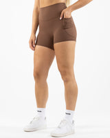 The Womens Sporty Pocket Short - Brown