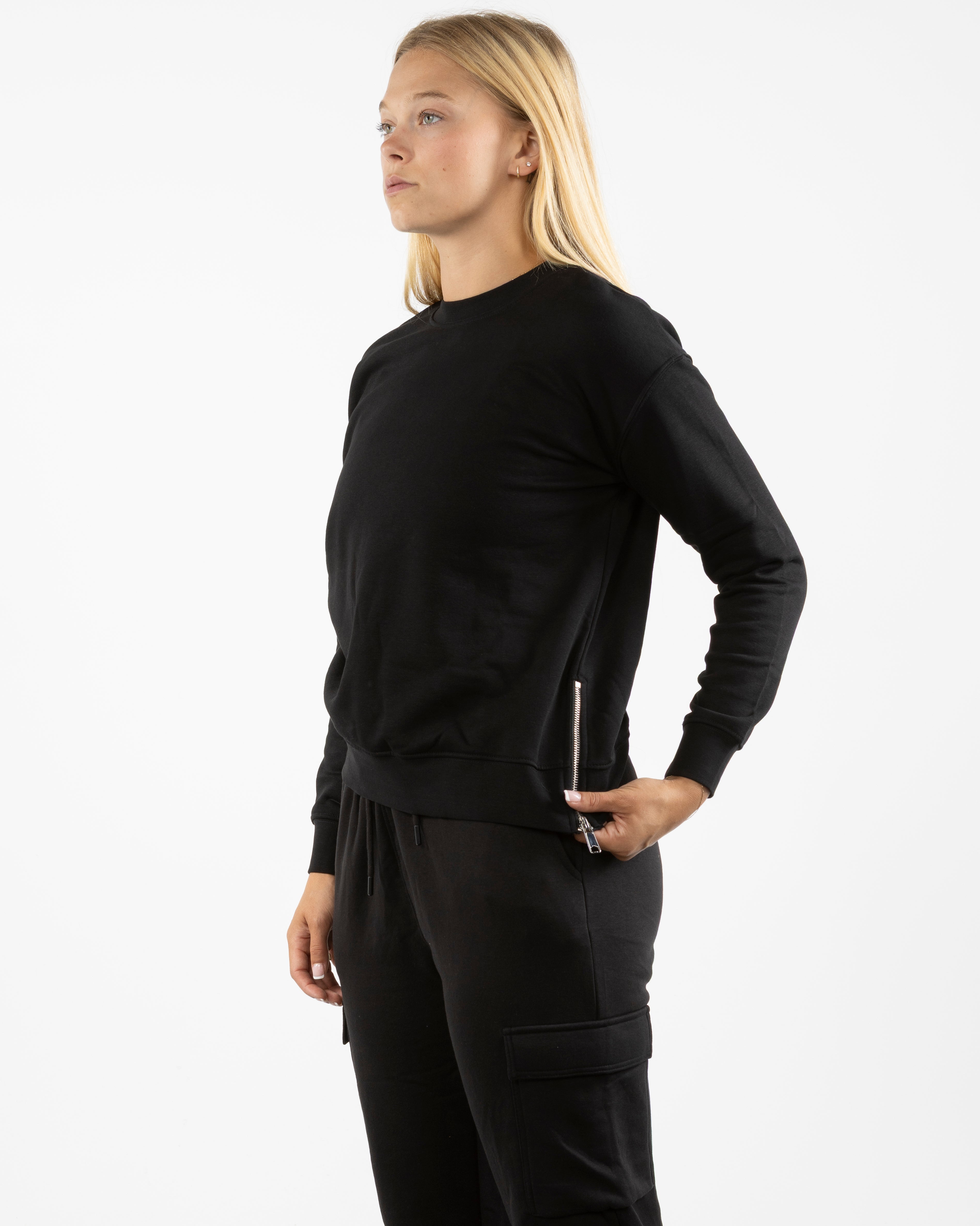 The Side Zip Crewneck - Black