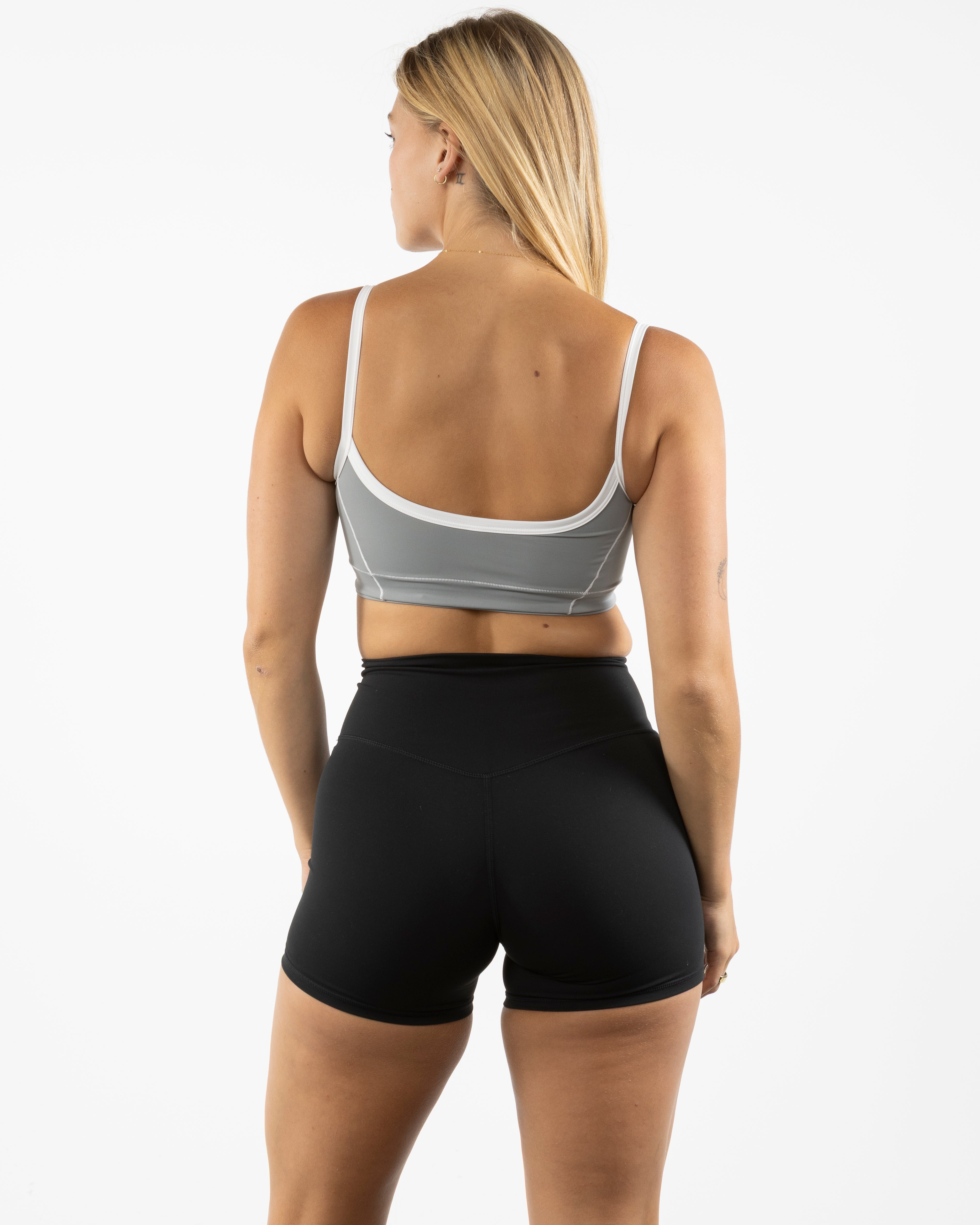 The Piped Scoop Sports Bra - Gray