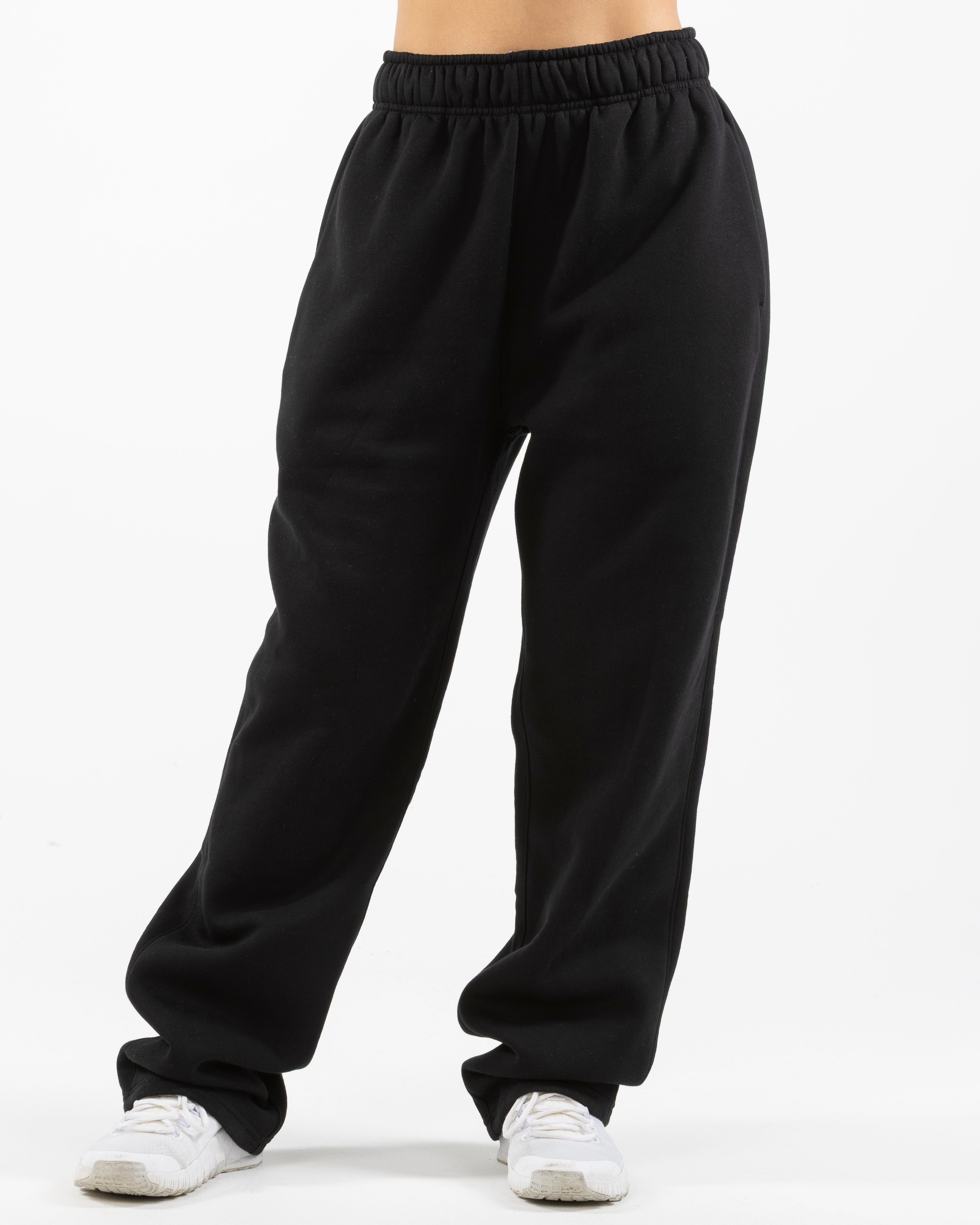 The Straight Leg Sweatpant - Black