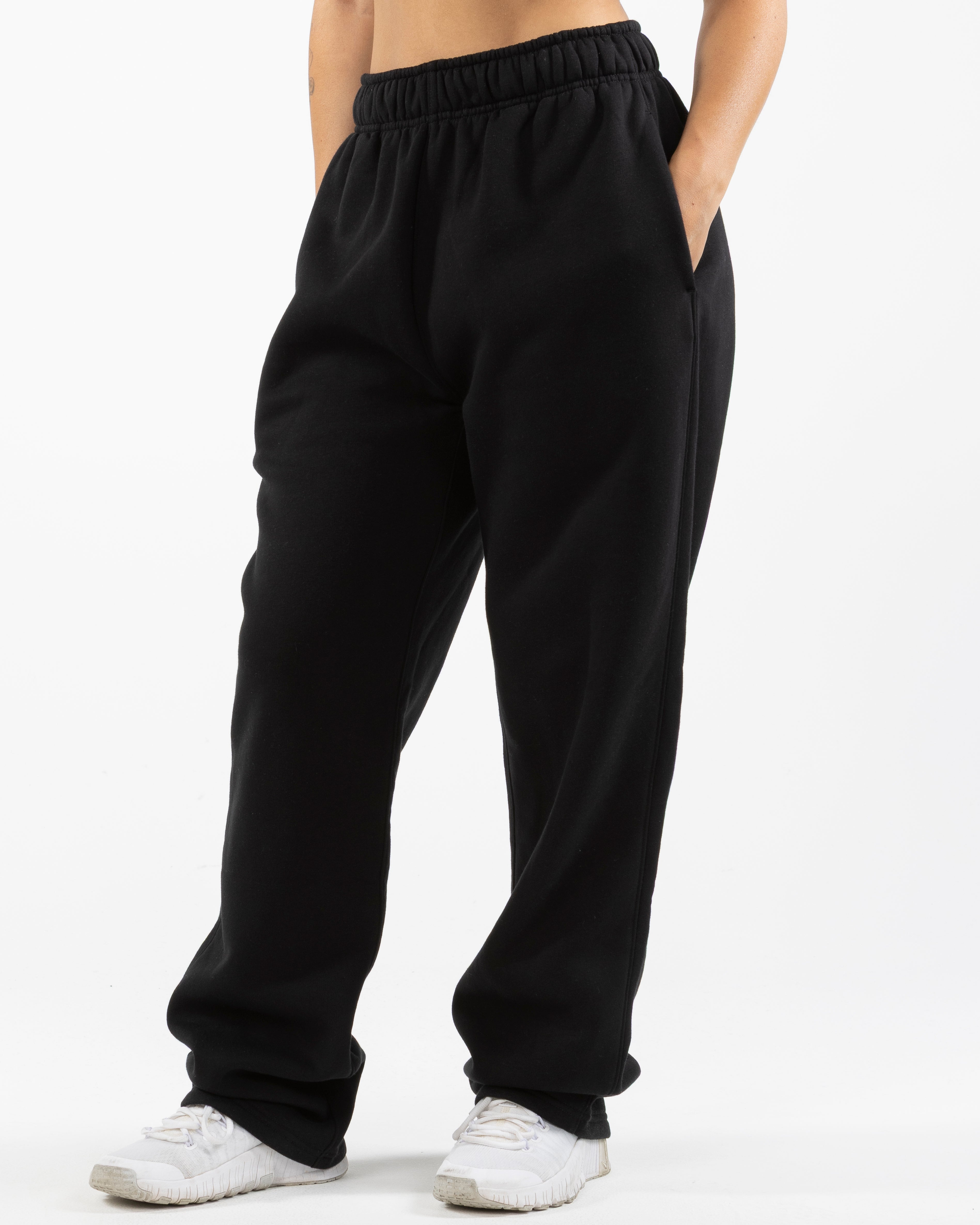 The Straight Leg Sweatpant - Black