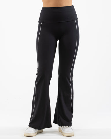 The Piped Flared Legging - Black